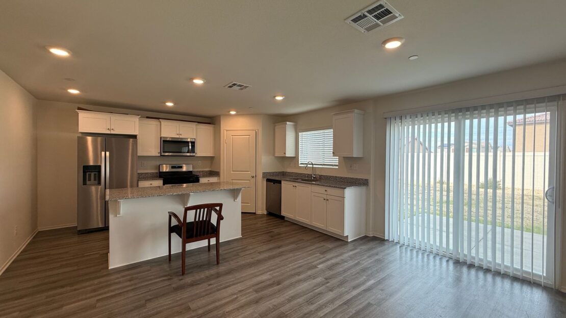 4371 W. Ave J5 - Lancaster - California - 4 bed, 3 bath rental property