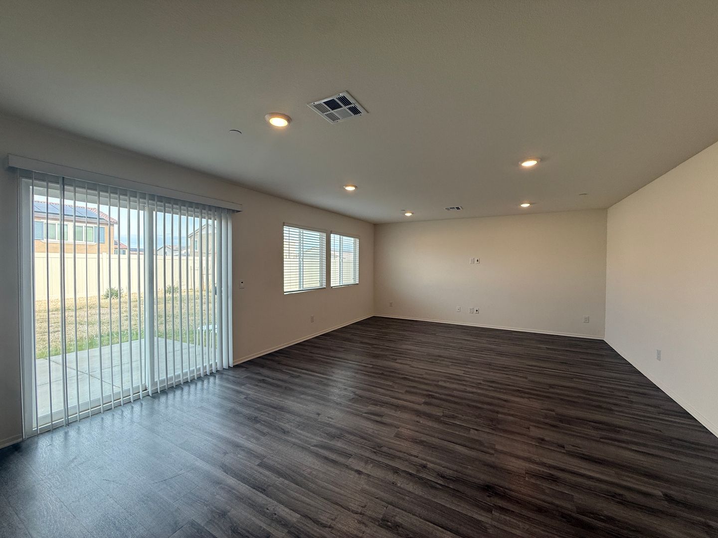 4371 W. Ave J5 - Lancaster - California - 4 bed, 3 bath rental property