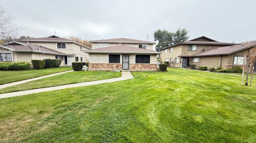 4917 N. Holt  - Fresno - California - 2 bed, 1 bath rental property