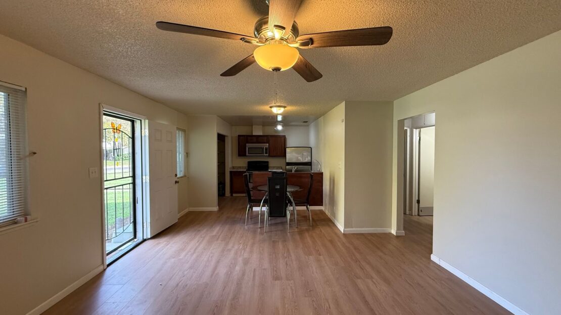 4917 N. Holt  - Fresno - California - 2 bed, 1 bath rental property