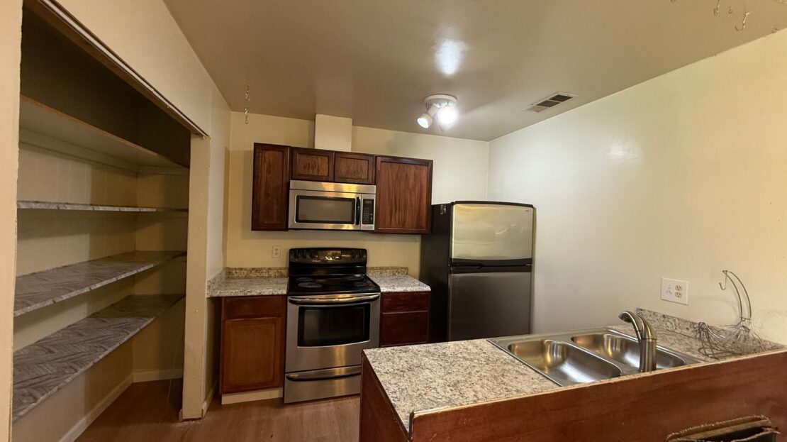 4917 N. Holt  - Fresno - California - 2 bed, 1 bath rental property