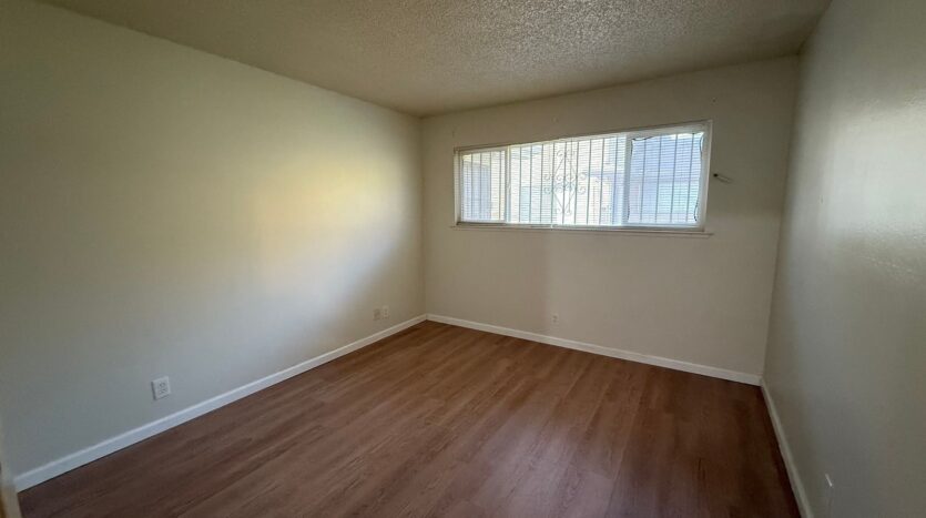 4917 N. Holt  - Fresno - California - 2 bed, 1 bath rental property