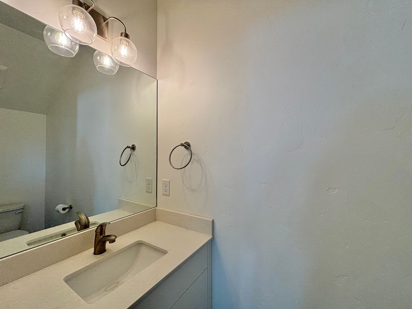 502 NW 28th Court - Redmond - Oregon - 3 bed, 2.5 bath rental property