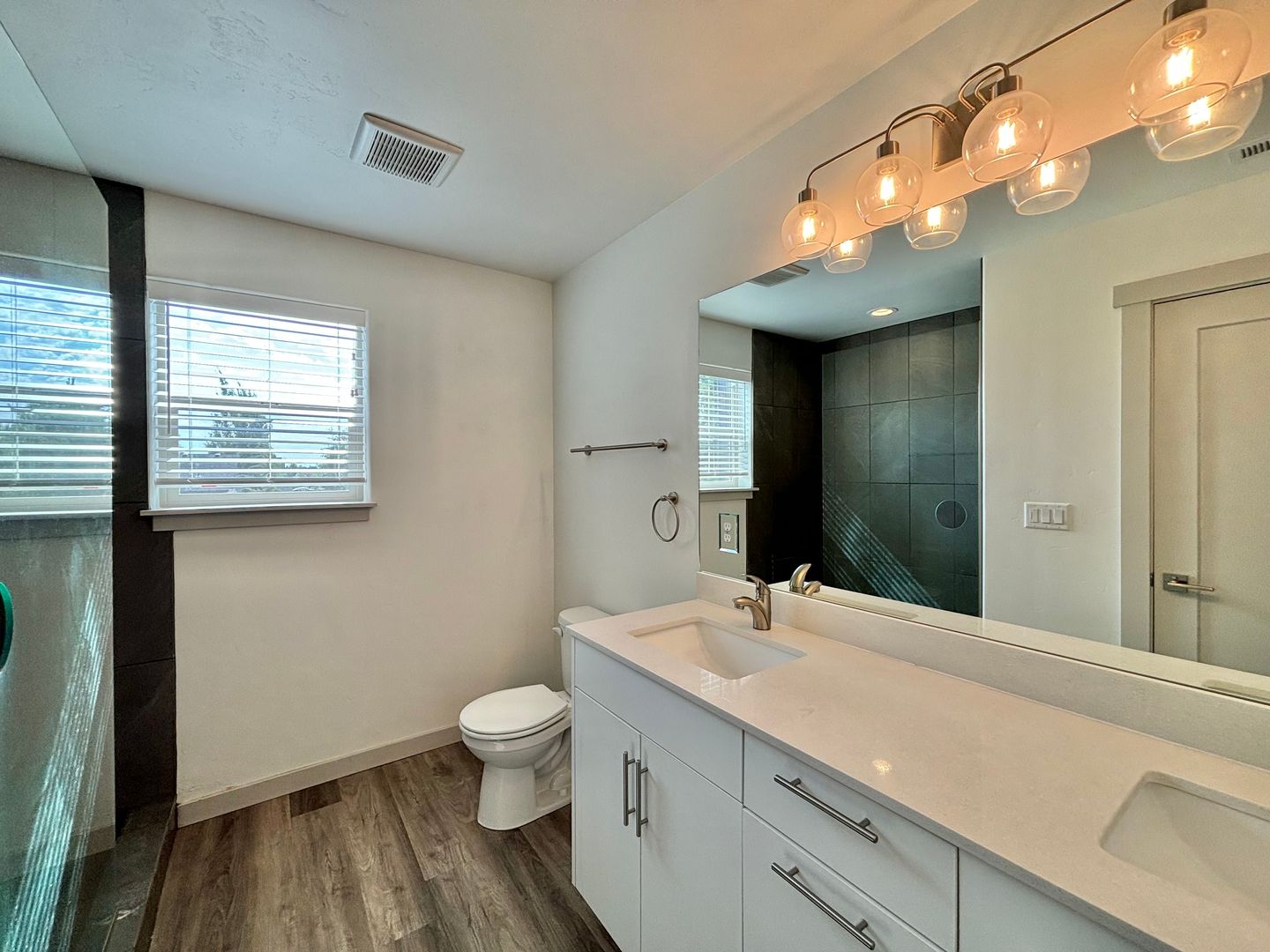 502 NW 28th Court - Redmond - Oregon - 3 bed, 2.5 bath rental property