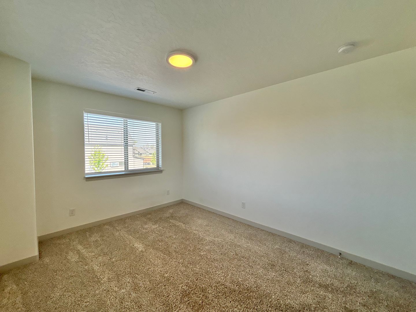 502 NW 28th Court - Redmond - Oregon - 3 bed, 2.5 bath rental property