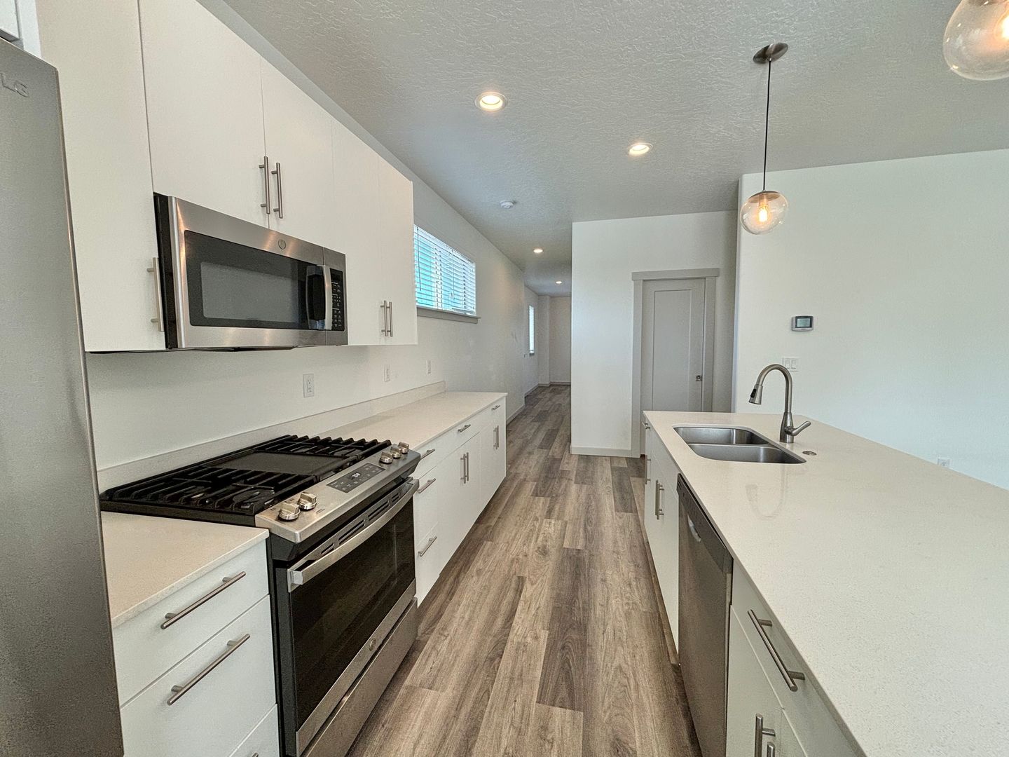 502 NW 28th Court - Redmond - Oregon - 3 bed, 2.5 bath rental property