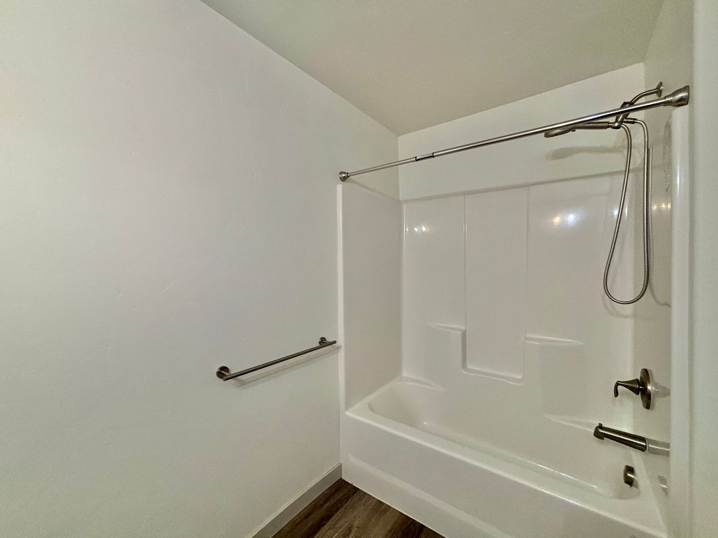 502 NW 28th Court - Redmond - Oregon - 3 bed, 2.5 bath rental property