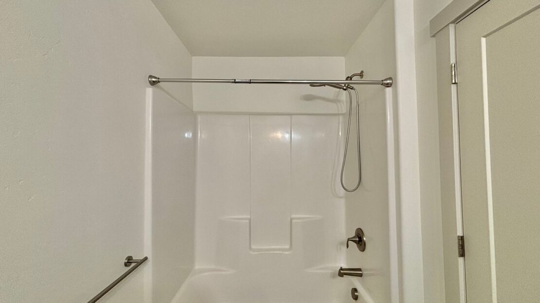 502 NW 28th Court - Redmond - Oregon - 3 bed, 2.5 bath rental property