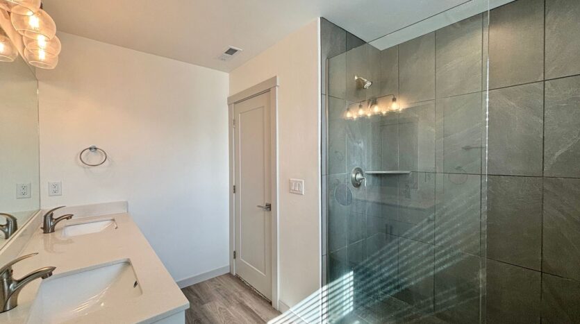 502 NW 28th Court - Redmond - Oregon - 3 bed, 2.5 bath rental property