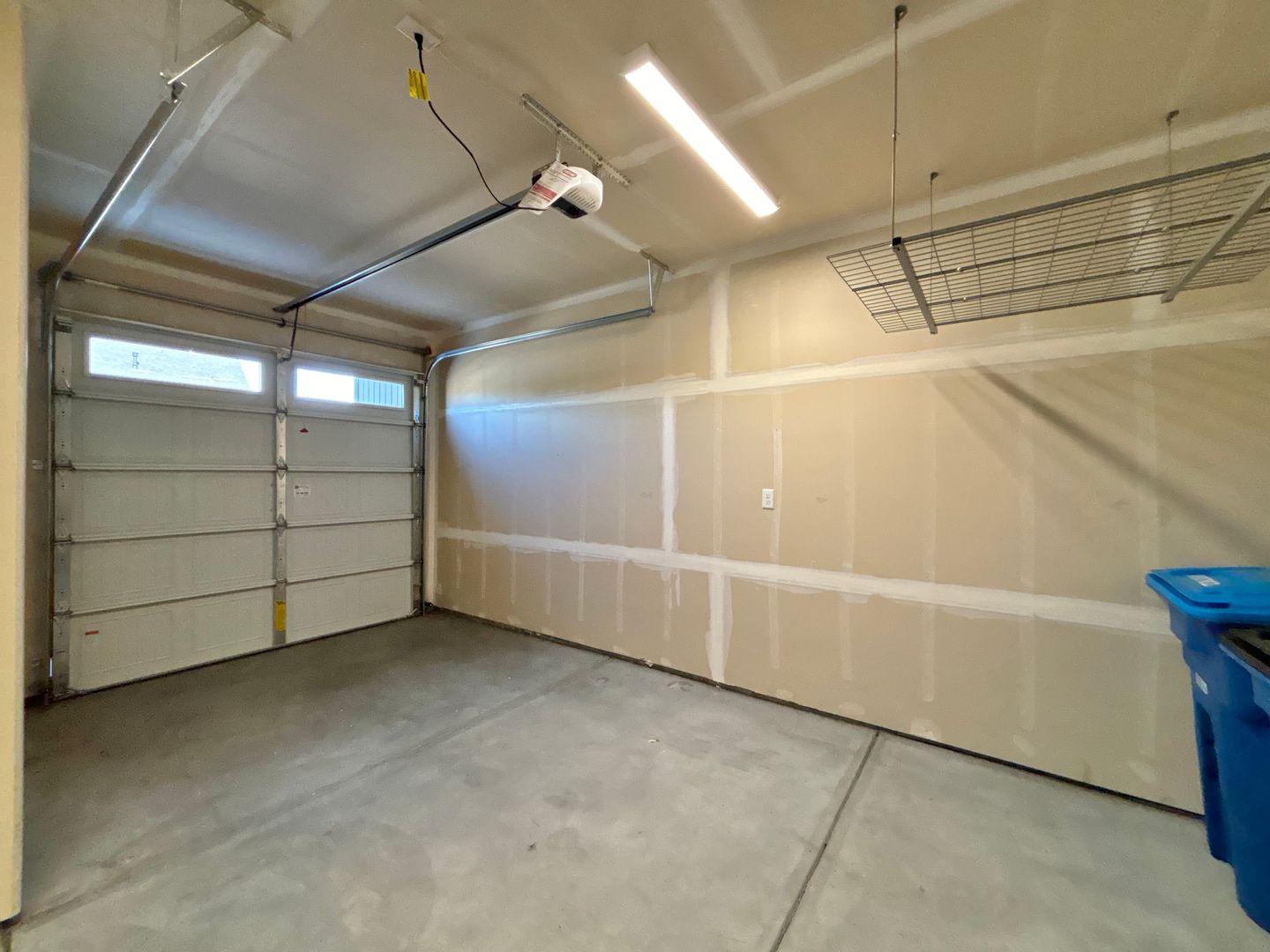 502 NW 28th Court - Redmond - Oregon - 3 bed, 2.5 bath rental property