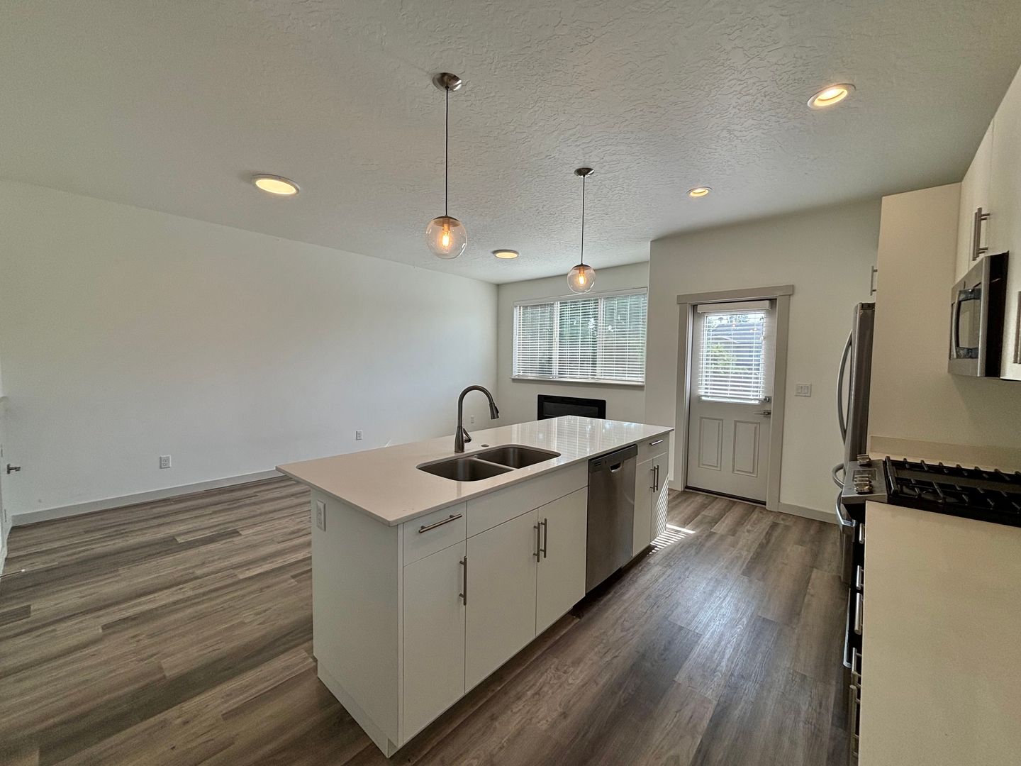 502 NW 28th Court - Redmond - Oregon - 3 bed, 2.5 bath rental property