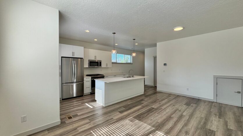 502 NW 28th Court - Redmond - Oregon - 3 bed, 2.5 bath rental property