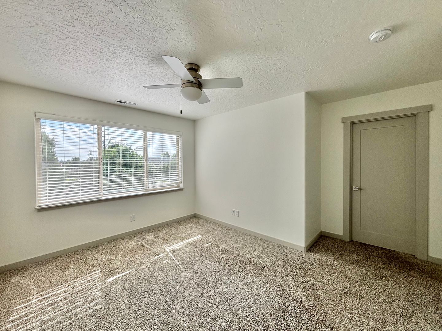 502 NW 28th Court - Redmond - Oregon - 3 bed, 2.5 bath rental property