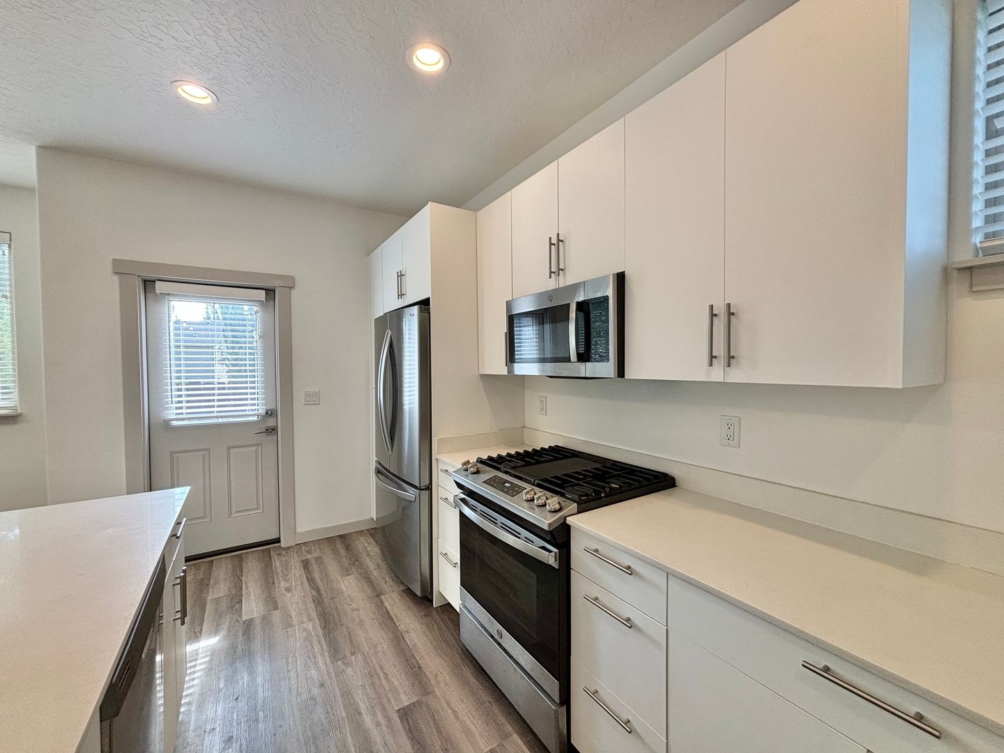 502 NW 28th Court - Redmond - Oregon - 3 bed, 2.5 bath rental property