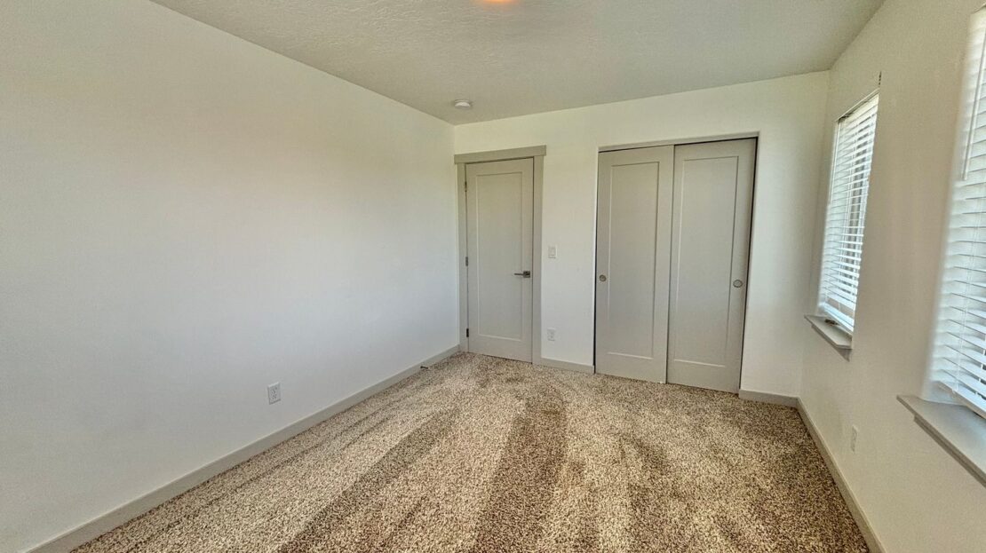 502 NW 28th Court - Redmond - Oregon - 3 bed, 2.5 bath rental property