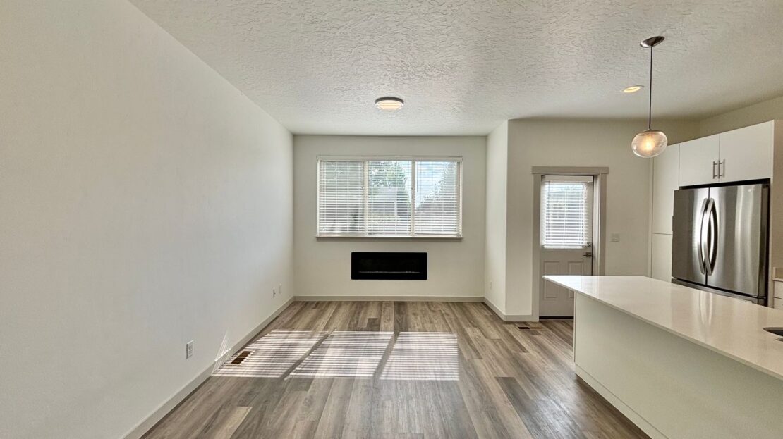 502 NW 28th Court - Redmond - Oregon - 3 bed, 2.5 bath rental property