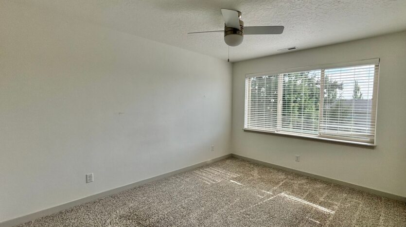 502 NW 28th Court - Redmond - Oregon - 3 bed, 2.5 bath rental property