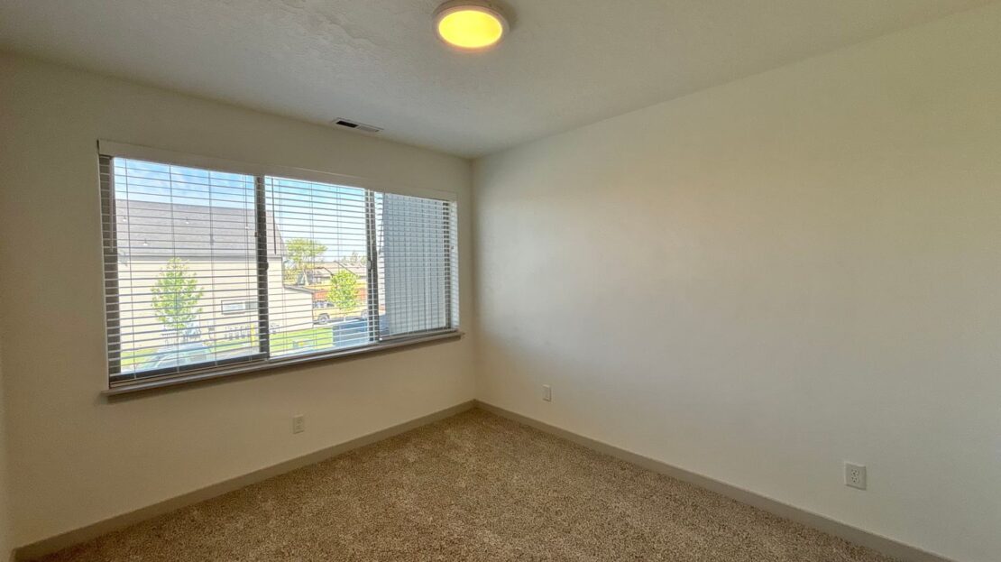 502 NW 28th Court - Redmond - Oregon - 3 bed, 2.5 bath rental property