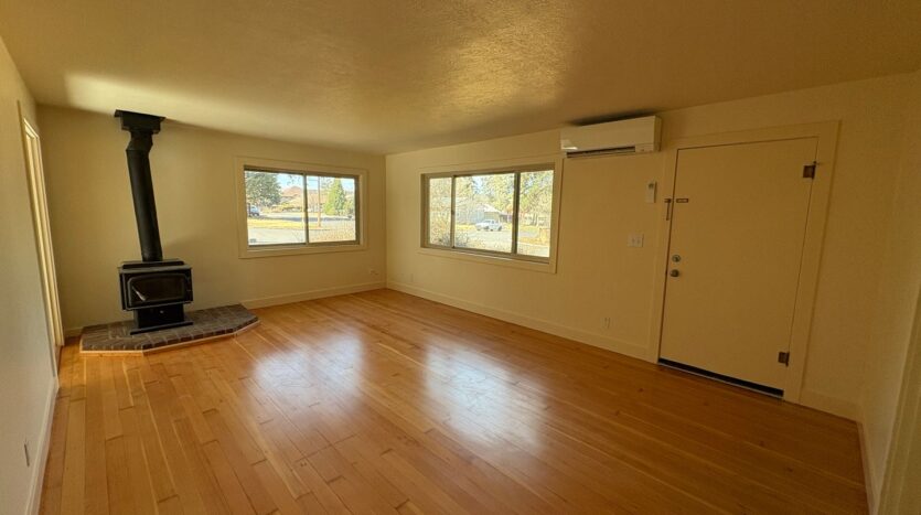 513 NE Irving   Unit 1 - Bend - Oregon - 2 bed, 1 bath rental property
