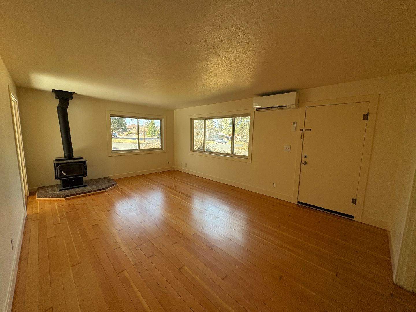 513 NE Irving   Unit 1 - Bend - Oregon - 2 bed, 1 bath rental property