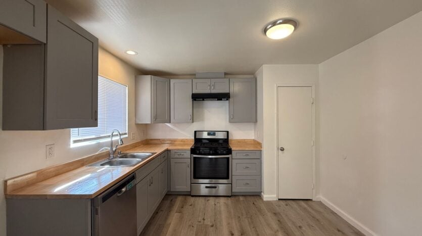 524 E. Ave Q12 - Unit 12 - Palmdale - California - 2 bed, 1 bath rental property