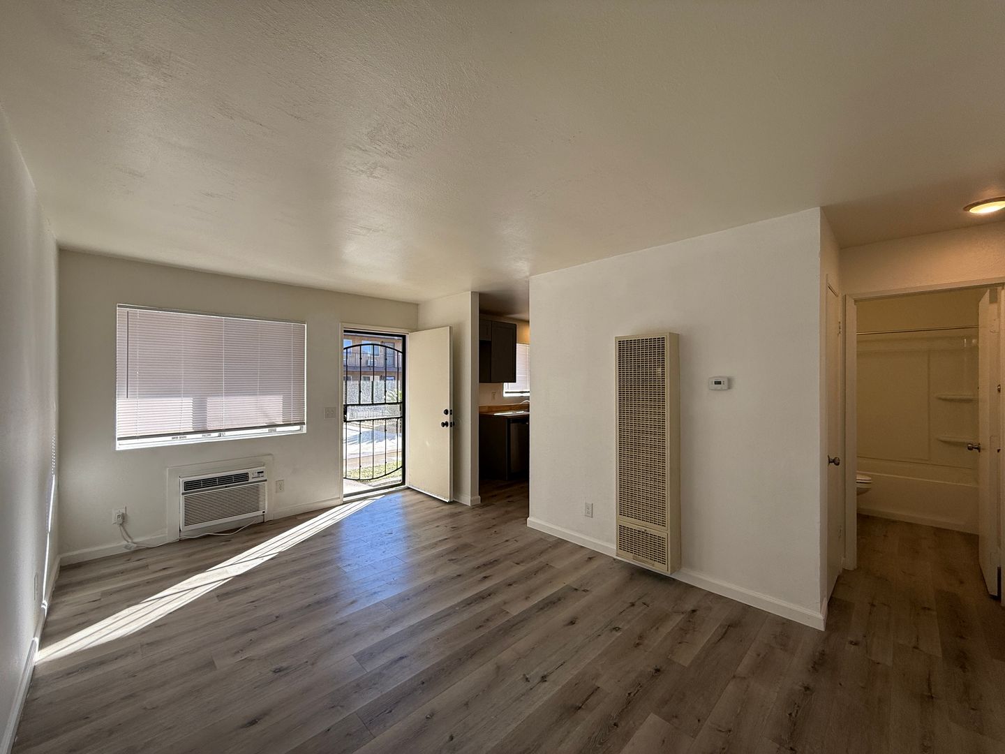 524 E. Ave Q12 - Unit 12 - Palmdale - California - 2 bed, 1 bath rental property