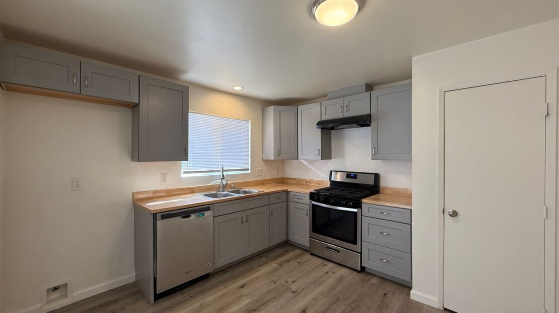 524 E. Ave Q12 - Unit 12 - Palmdale - California - 2 bed, 1 bath rental property