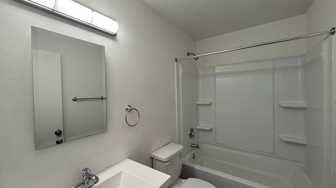 524 E. Ave Q12 - Unit 12 - Palmdale - California - 2 bed, 1 bath rental property