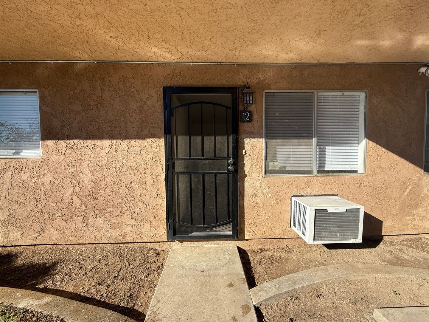 524 E. Ave Q12 - Unit 12 - Palmdale - California - 2 bed, 1 bath rental property