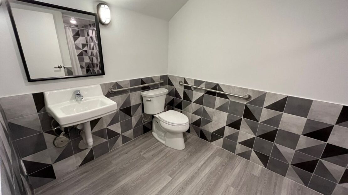 5304 San Pablo Ave APT A - Oakland - California - 1 bath rental property