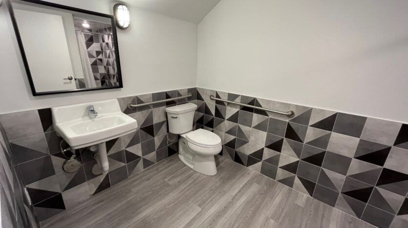 5304 San Pablo Ave APT A - Oakland - California - 1 bath rental property