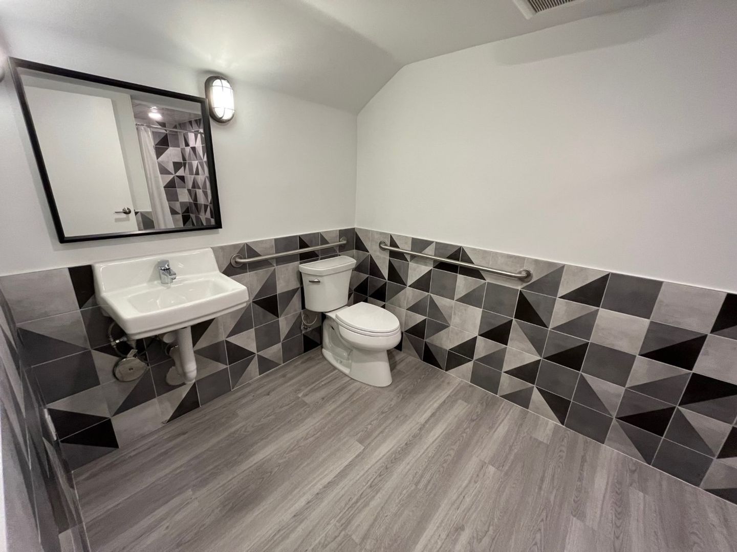 5304 San Pablo Ave APT A - Oakland - California - 1 bath rental property