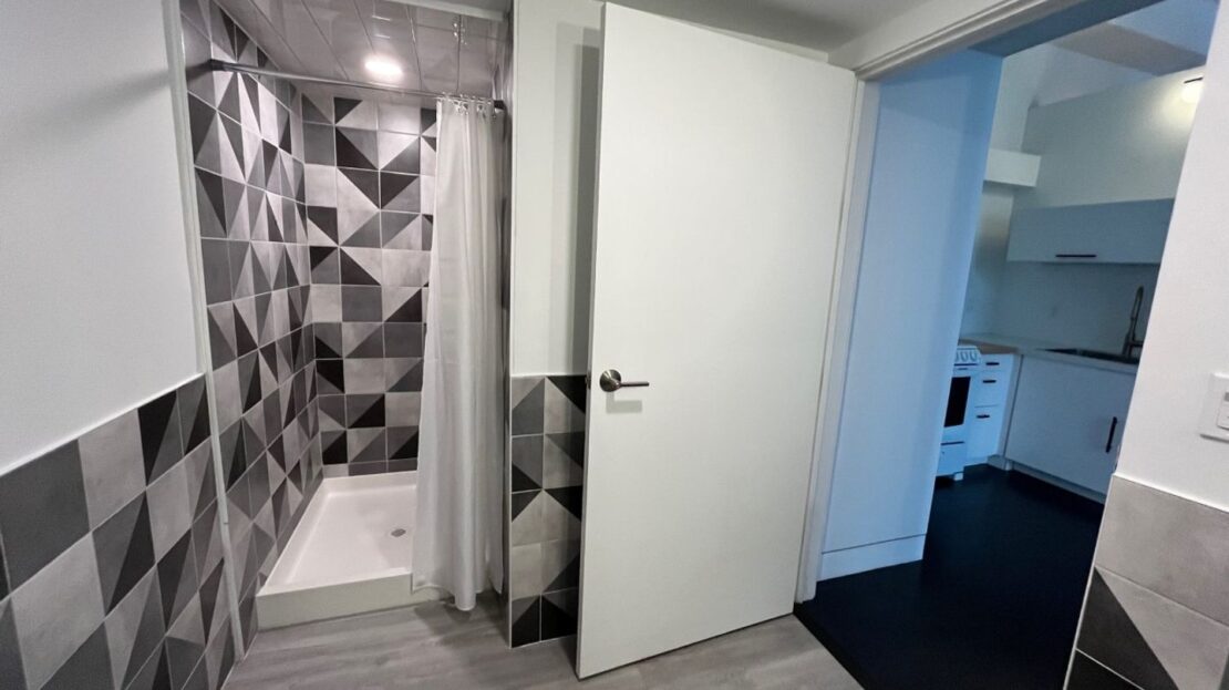 5304 San Pablo Ave APT A - Oakland - California - 1 bath rental property