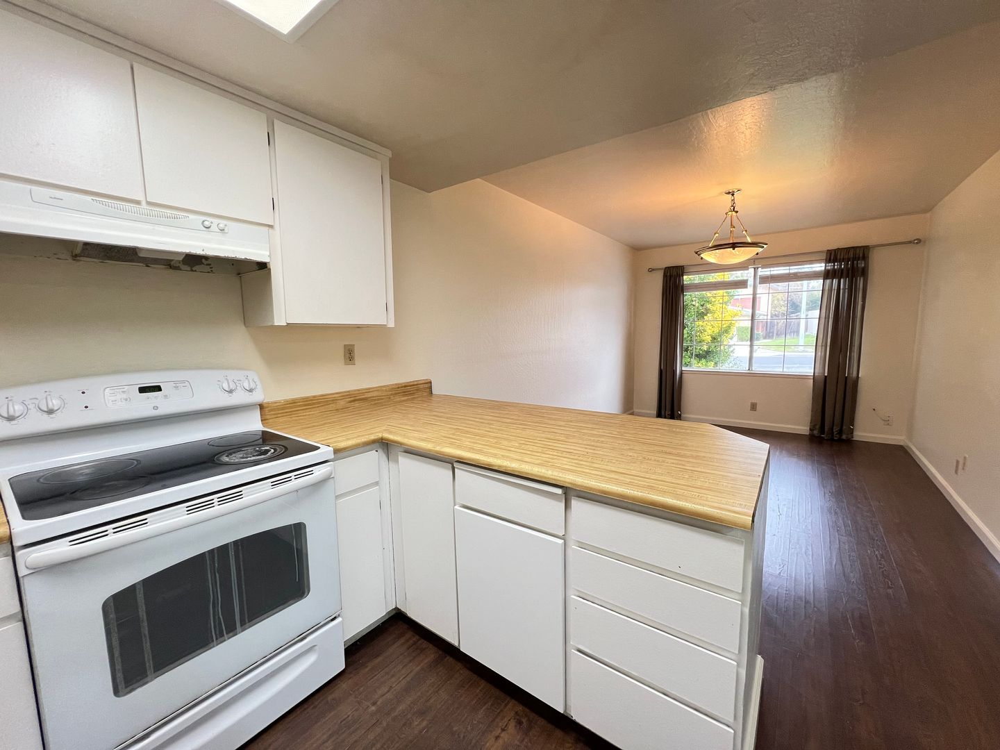 5563 Sonoma Dr - Pleasanton - California - 3 bed, 2 bath rental property