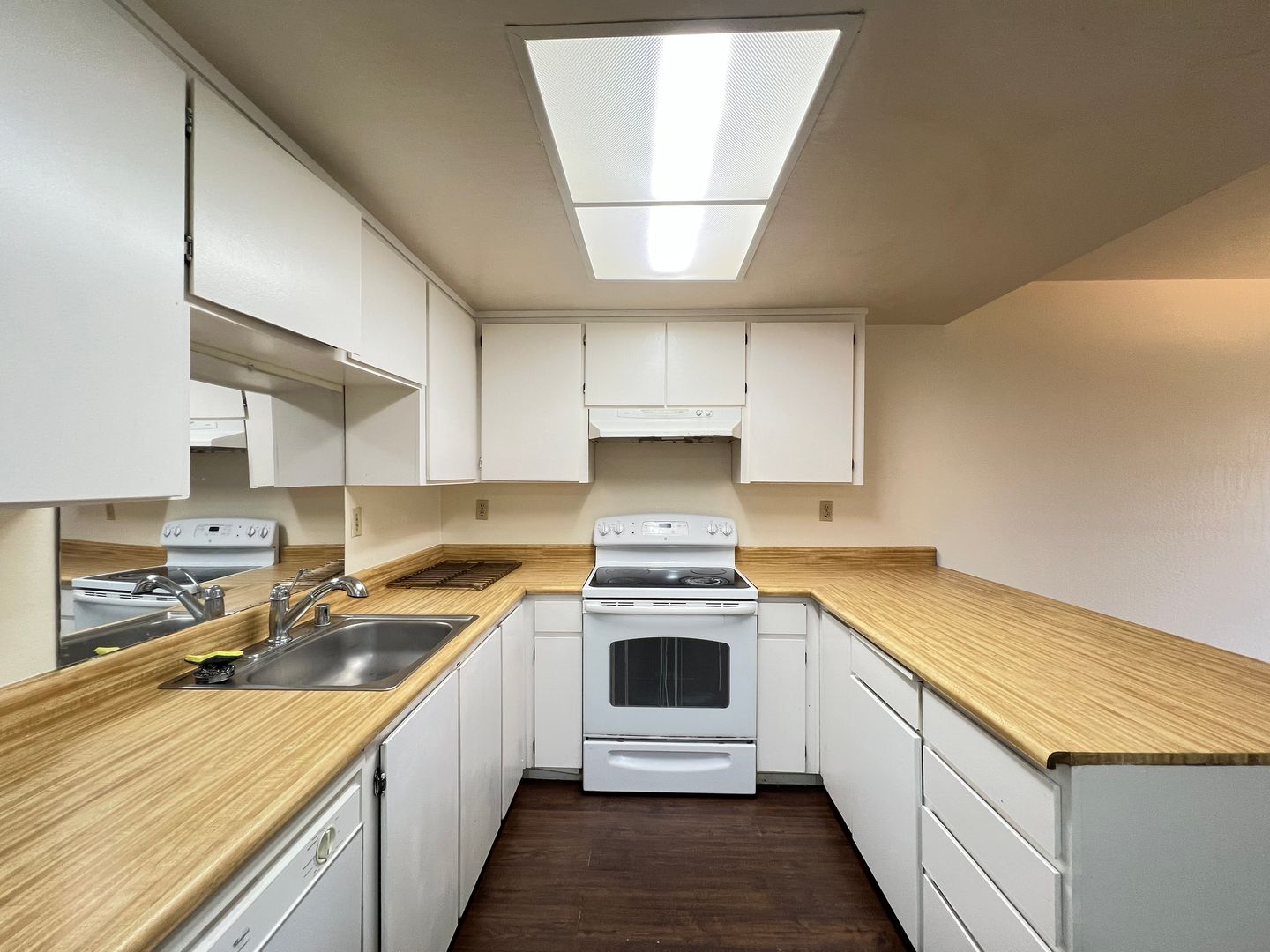 5563 Sonoma Dr - Pleasanton - California - 3 bed, 2 bath rental property