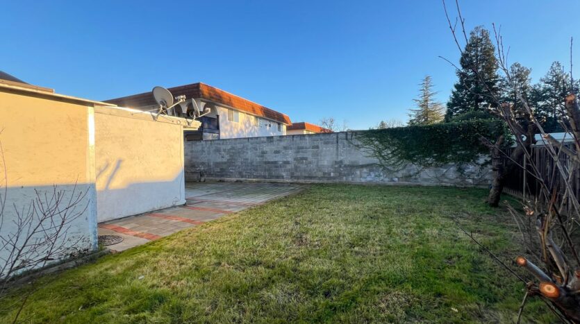 5563 Sonoma Dr - Pleasanton - California - 3 bed, 2 bath rental property