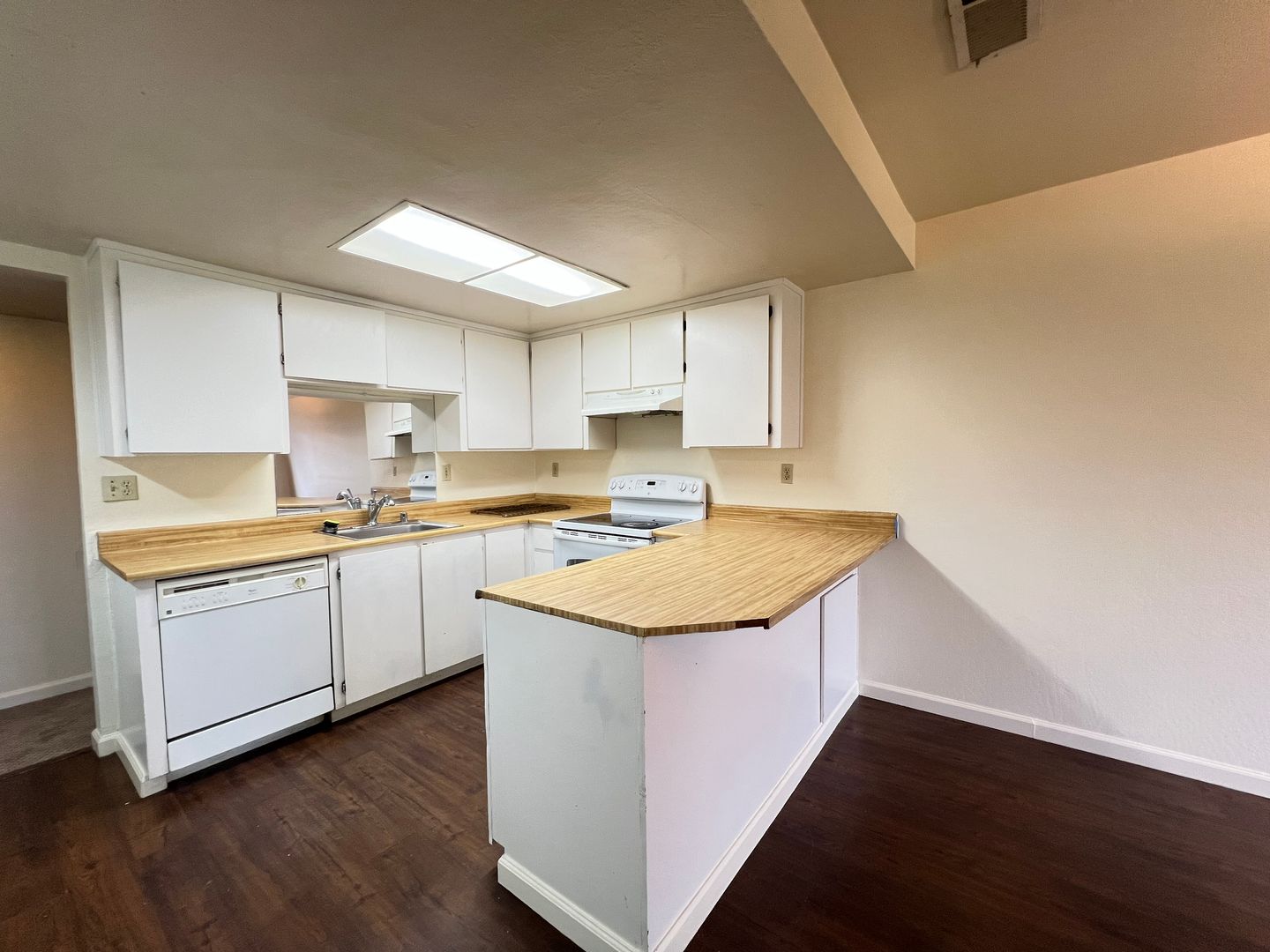 5563 Sonoma Dr - Pleasanton - California - 3 bed, 2 bath rental property