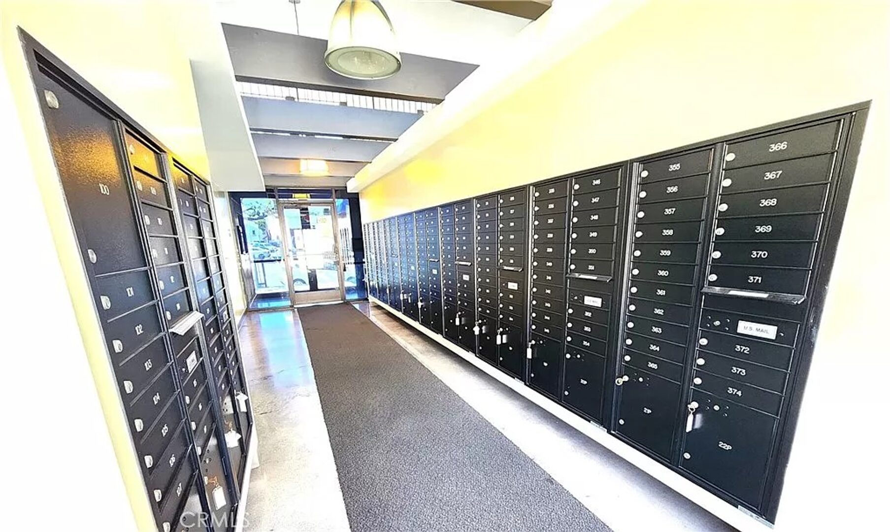 5585 E. Pacific Coast Highway Unit 126 - Long Beach - California - 0.5 bath rental property