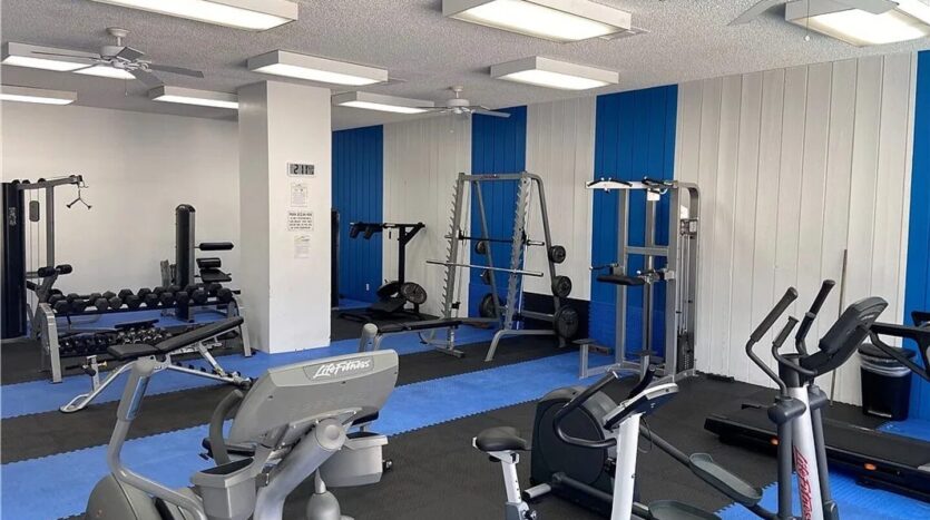 5585 E. Pacific Coast Highway Unit 126 - Long Beach - California - 0.5 bath rental property