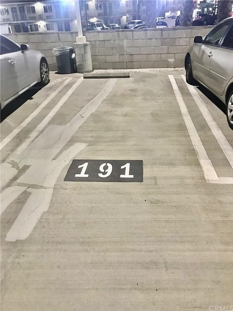 5585 E. Pacific Coast Highway Unit 126 - Long Beach - California - 0.5 bath rental property