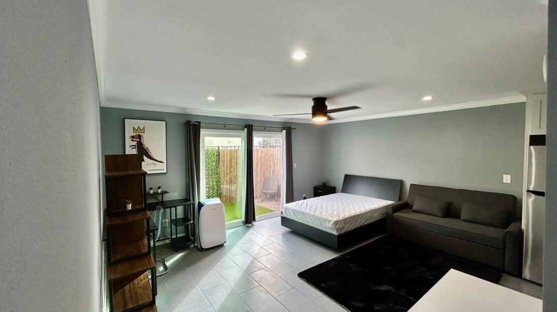 5585 E. Pacific Coast Highway Unit 126 - Long Beach - California - 0.5 bath rental property