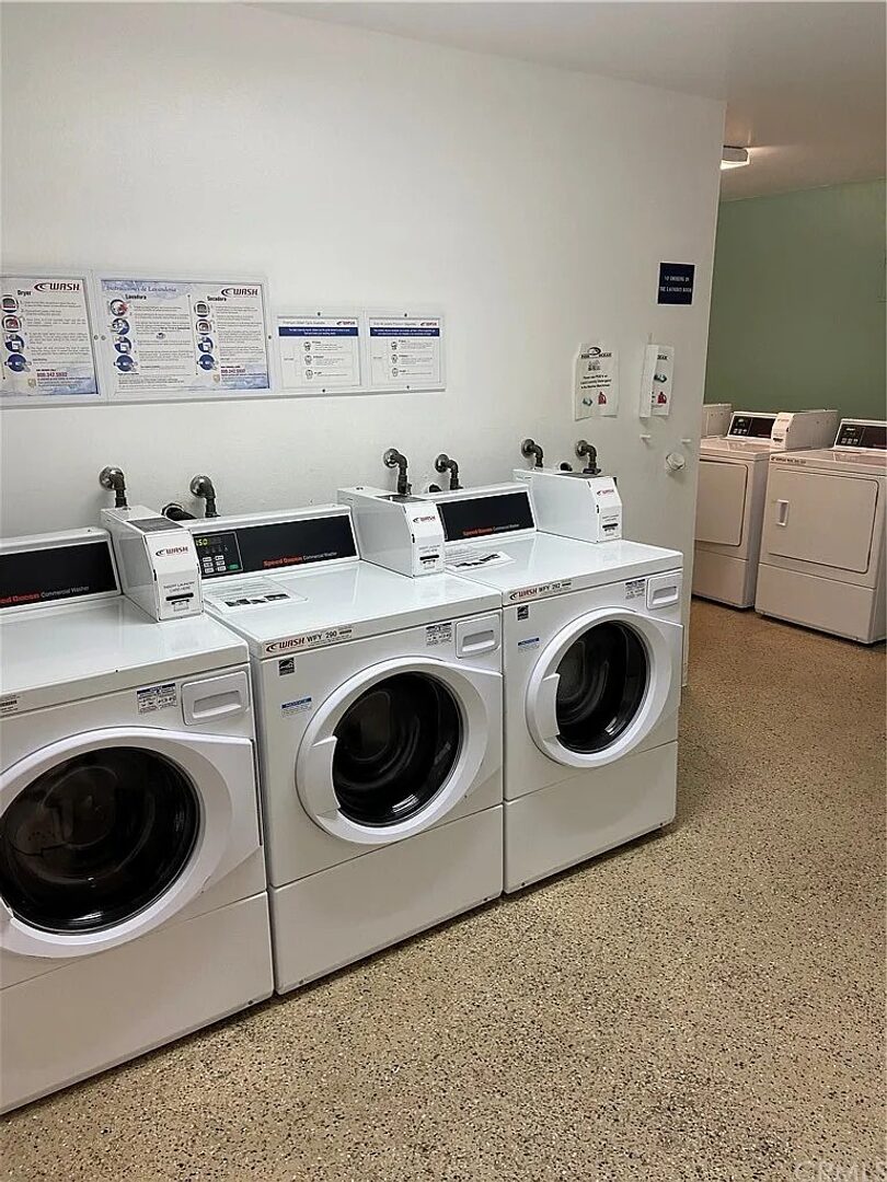 5585 E. Pacific Coast Highway Unit 126 - Long Beach - California - 0.5 bath rental property