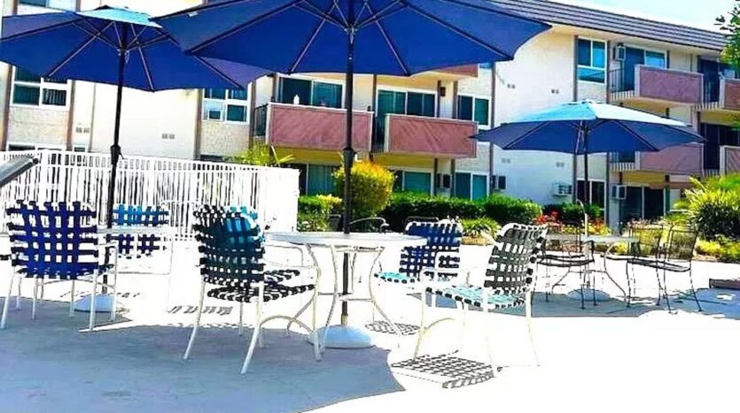 5585 E. Pacific Coast Highway Unit 126 - Long Beach - California - 0.5 bath rental property