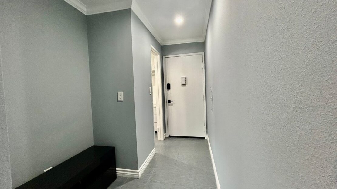 5585 E. Pacific Coast Highway Unit 126 - Long Beach - California - 0.5 bath rental property