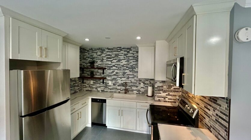 5585 E. Pacific Coast Highway Unit 126 - Long Beach - California - 0.5 bath rental property