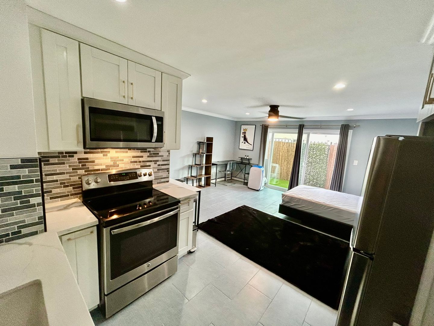 5585 E. Pacific Coast Highway Unit 126 - Long Beach - California - 0.5 bath rental property