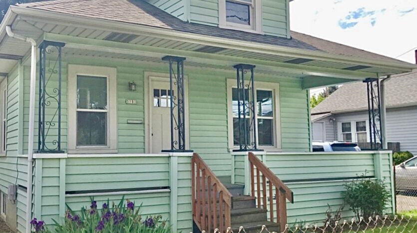 5712 SE Holgate - Portland - Oregon - 2 bed, 1 bath rental property