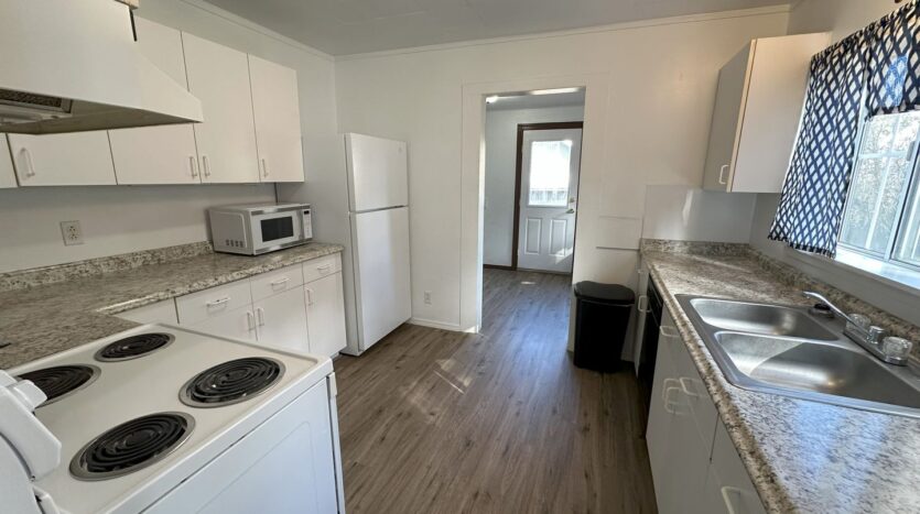 610 Cedar Street - Westwood - California - 3 bed, 1 bath rental property