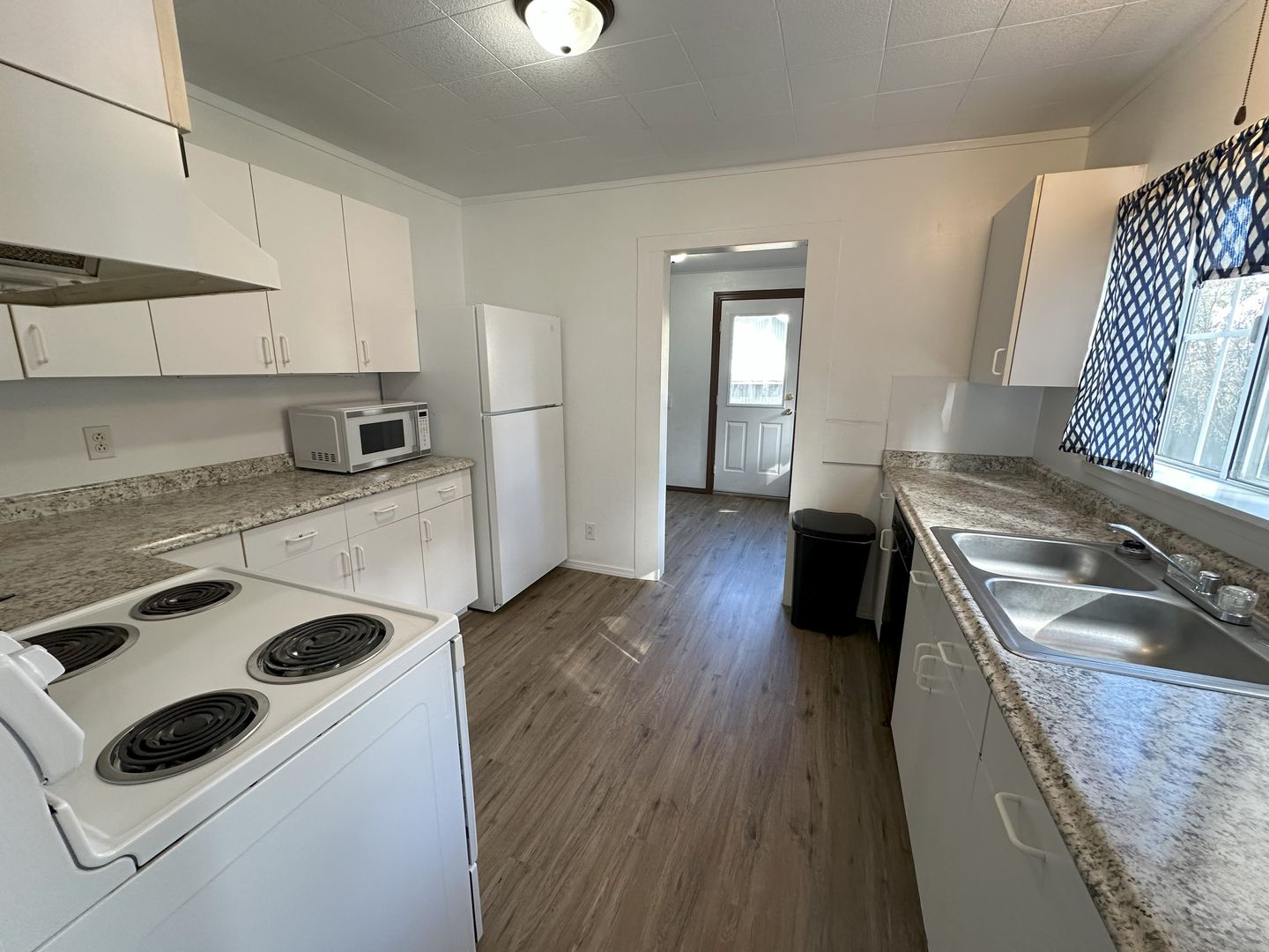 610 Cedar Street - Westwood - California - 3 bed, 1 bath rental property