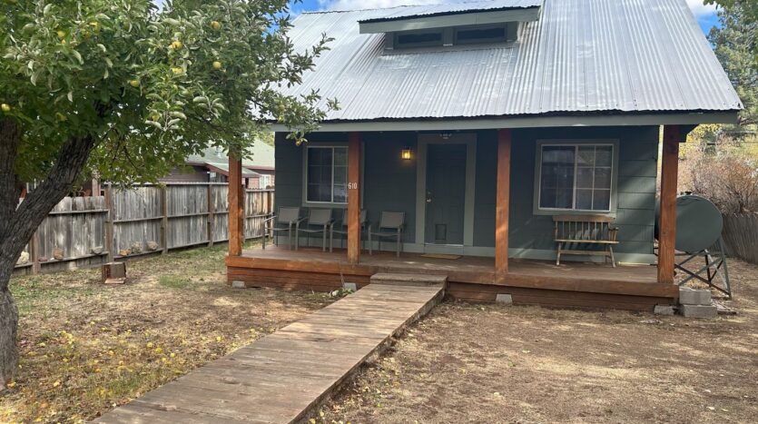 610 Cedar Street - Westwood - California - 3 bed, 1 bath rental property